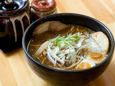 焦がした醤油が香ばしい　焦がし醤油