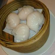 新鮮な海老肉をつかってご提供。食感まで楽しめます。