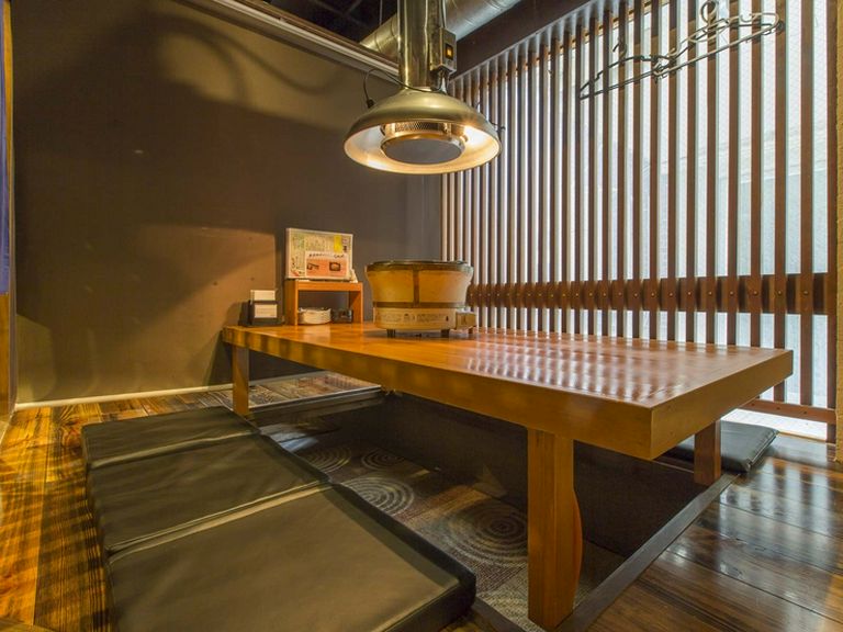 「半個室」の席で、ゆったり焼肉を楽しめる