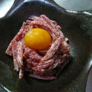 まるで生食感
塩味を極限まで抑えた牛生ハムを使用しています。
