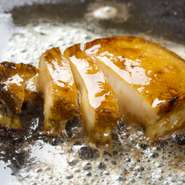 コース料理よりも一回り大きなアワビのステーキ1品付き（全9品程度）※踊り焼きもできますのでお問い合わせください。