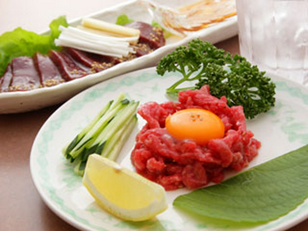 新鮮な桜ユッケ