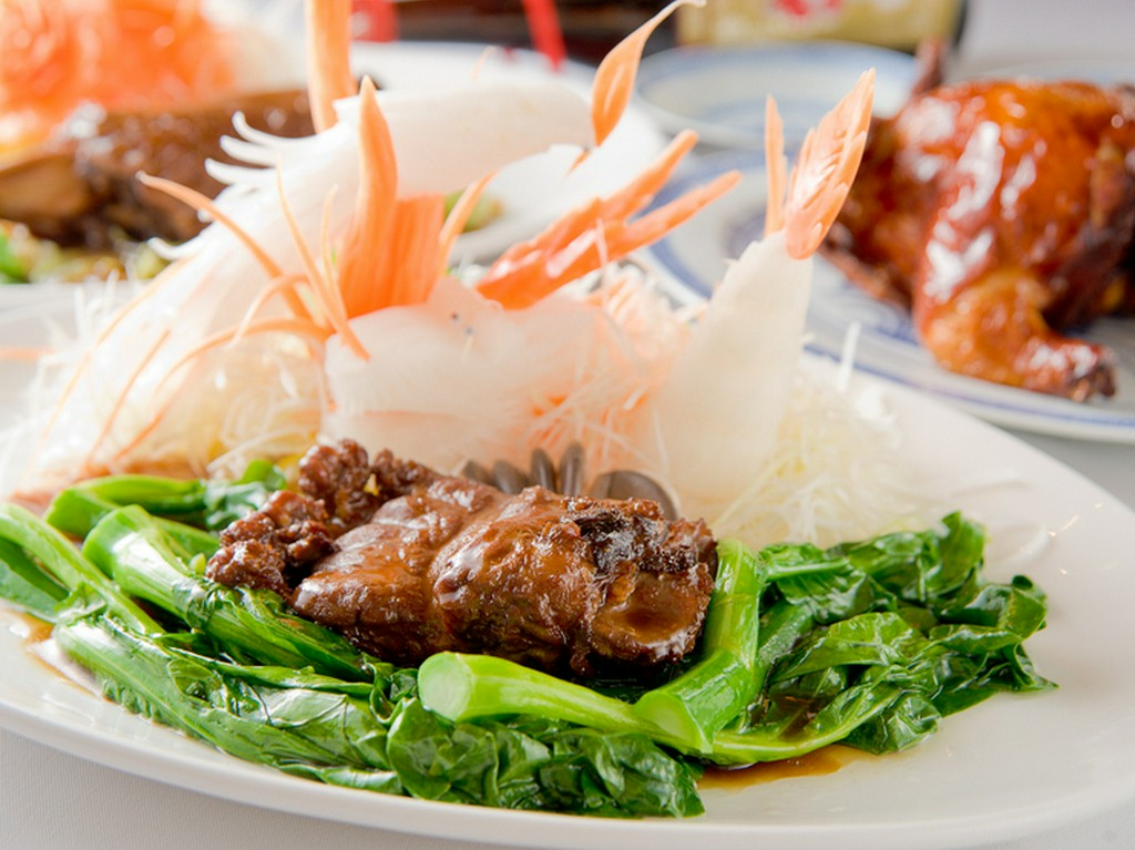 宮廷料理など特別料理の主役を演じる『熊の掌の煮込み』