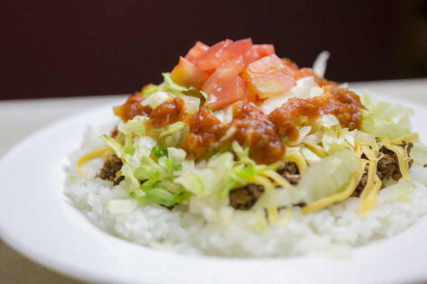 沖縄名物。ピリッとスパイシー『タコライス』