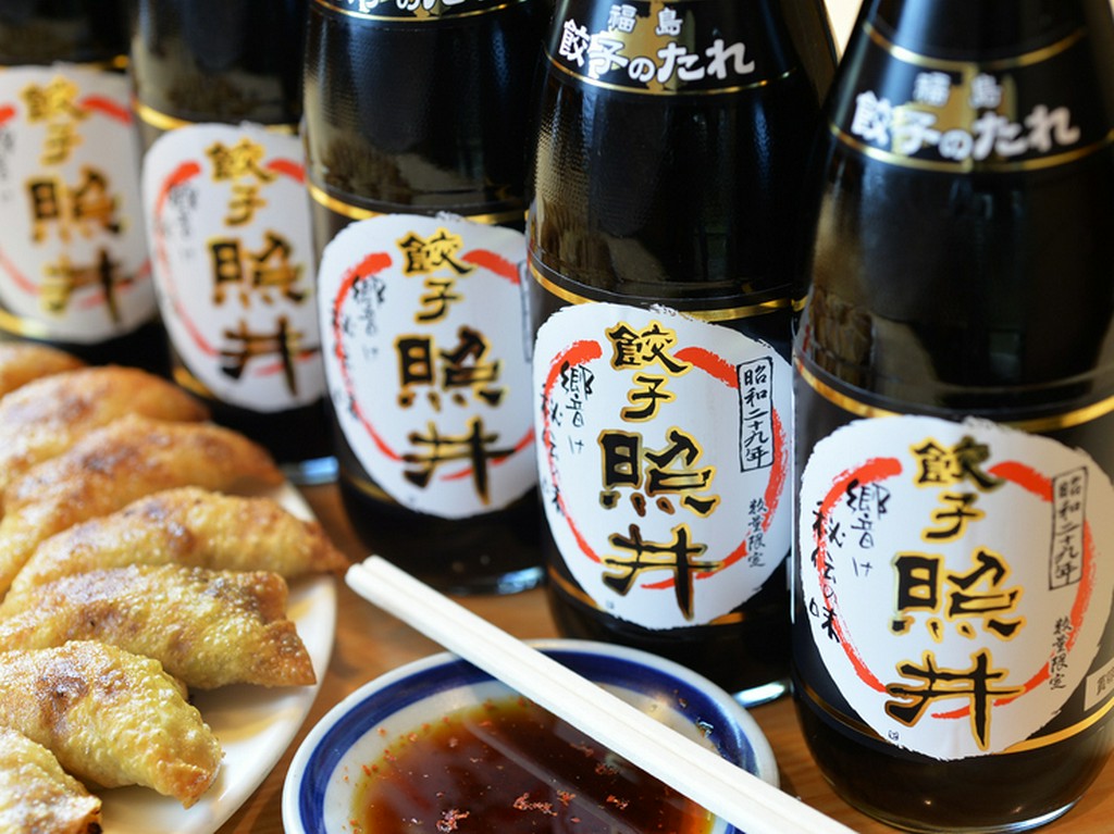 餃子の味を引き立てる特製のタレ