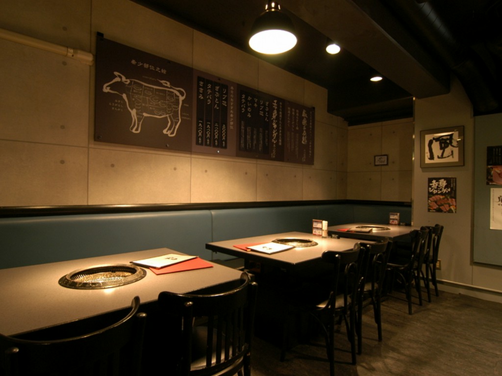 全席テーブル席。ゆったりした空間で焼肉が楽しめます！