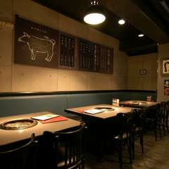 全席テーブル席。ゆったりした空間で焼肉が楽しめます！