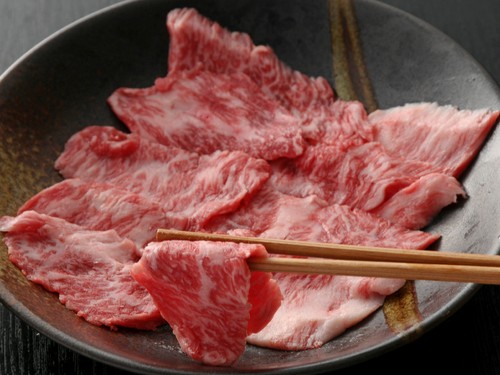 噛むほどに肉の味わいが広がる『神戸牛カルビ』