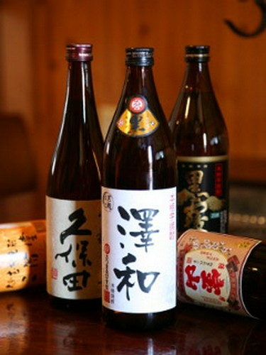 オリジナルの日本酒や地酒も多種用意しております