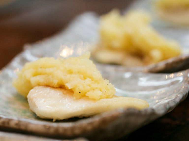 ヒラメのマッシュポテト添え（鉄板焼き）