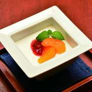 金魚蘭オリジナルのなめらかな口当たりが食後におすすめです。