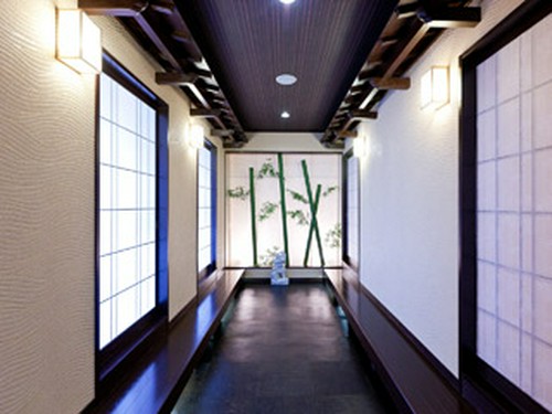 大小宴会　いろんなニーズにお応えできるよう個室もございます。