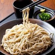 風味とコシを率直に！わさび塩で味わうのもツウの楽しみ。