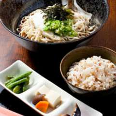 蕎麦ごはん・ミニ惣菜付きの定食（１日限定20食）