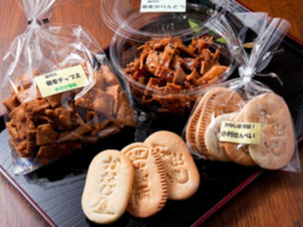 手作り蕎麦菓子の販売もしております。お土産にどうぞ。