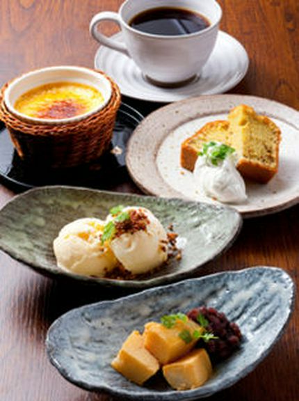 食後には、蕎麦を使った手作りデザートを。