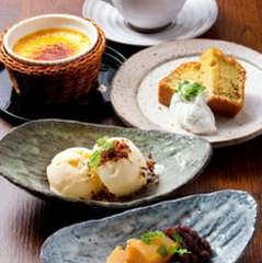 食後には、蕎麦を使った手作りデザートを。