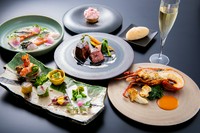 匠の技が光る和前菜と極上の食材を味わう

・和前菜
・洋前菜
・中彩
・魚料理
・肉料理
・デザート
・珈琲 or 紅茶

※時期や食材状況より提供内容が変更になる場合がございます。