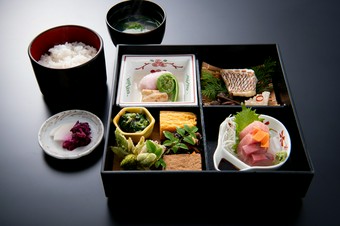 【平日ランチ限定】旬の味覚 『松花堂』 和風重箱仕立て