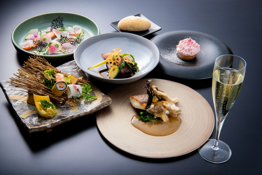 和と洋のシェフが織りなすコース