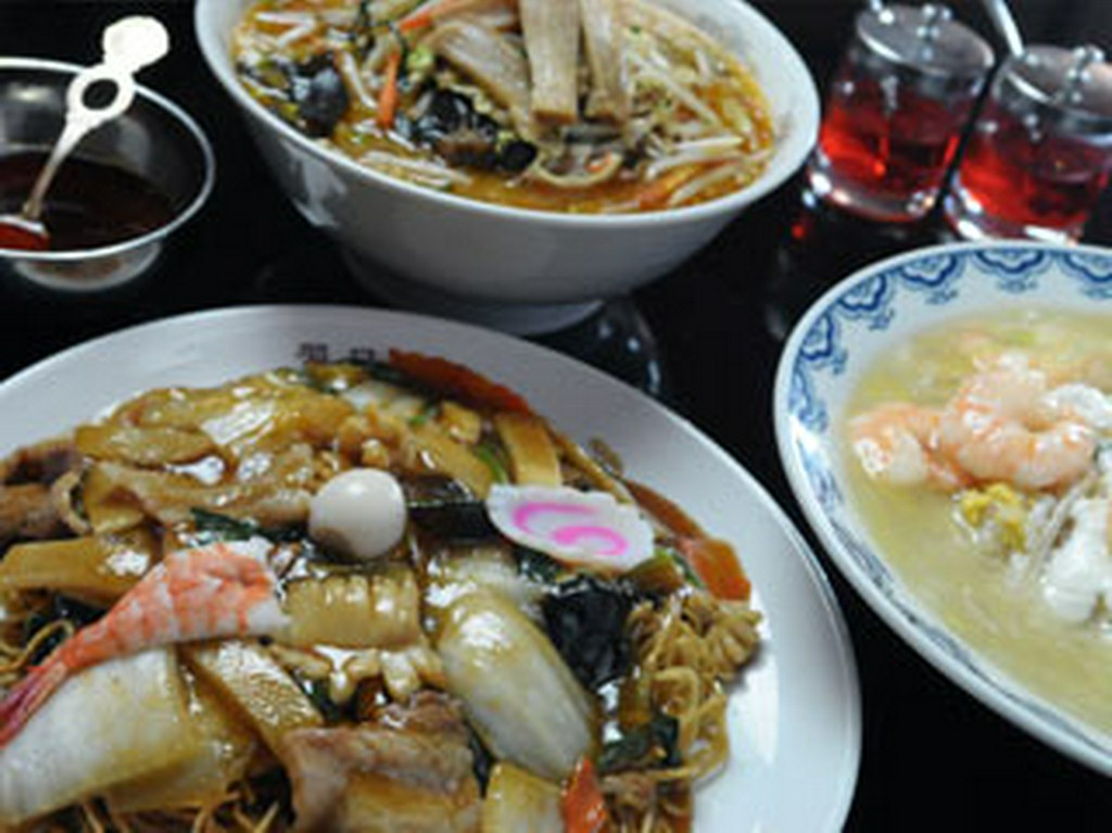 人気メニュー！　地元契約農家の野菜を使った自慢の料理です