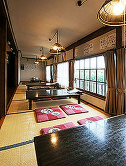 落ち着ける座敷。くつろいでゆっくりした時をお楽しみ下さい。