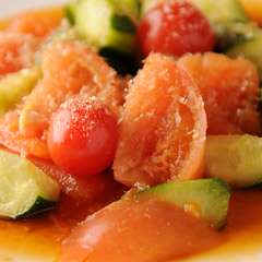 キュウリとトマトのピリ辛漬け