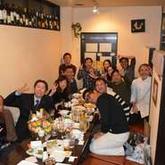 お座敷20名まで入れます！
2000円＋税～コースご用意。プラス1500円＋税で2時間飲み放題つけられます

飲み放題セットプラン&yen;3000+税
（お料理7品+2時間飲み放題）
