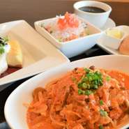 選べるパスタパリパリ海藻麺サラダ選べるデザートパン選べるドリンク