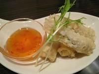 ネットライスペーパーでサクサクした食感がたまらない! 当店人気商品。