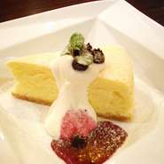 クリーミーチーズケーキ、ガトーショコラ、ロールケーキ