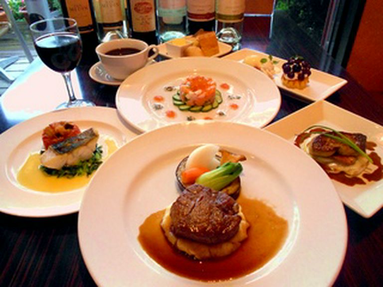 洋食コース2420円〜5000円までのコースを承ります！