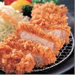 厚さ2cmの厚切り柔らか豚カツです
特製ソースでお召し上がりください