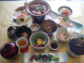 ご両家顔合わせにはぜひこの会席料理をお使いください