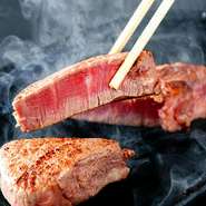 柔らかくほどよい食感の『鴨肉のコンフィ』は京都から仕入れた鴨肉を使い、じっくりと仕上げています。また『松坂肉ステーキ』もおすすめ。メインは熟練の技でお客さまの好みのものをお出しできます。