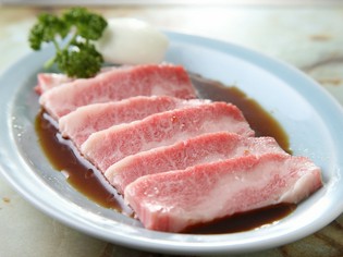何軒もの問屋を探してたどり着いた肉を使用『カルビ焼』