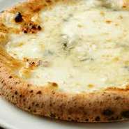 4種のチーズ
モッツアレラチーズ・クリームチーズ・パルミジャーノ・ブルーチーズ