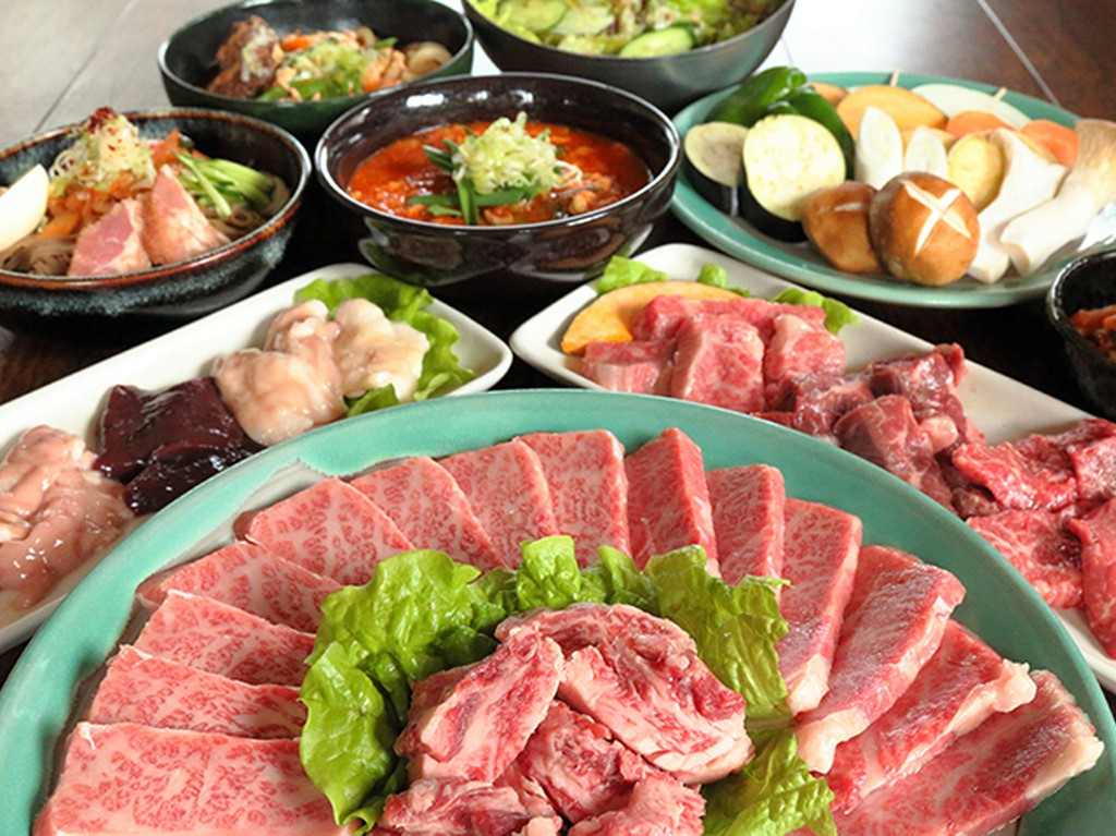 暑い季節が到来！夏は冷えたビールと焼肉が定番！