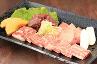 リブロース、厚切りタン塩、角切りハラミ