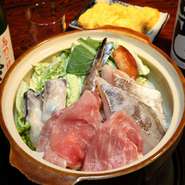 もつ鍋・豚キムチ鍋・かき鍋・寄せ鍋他、いろいろ取り揃えています。