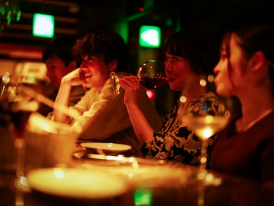 スタイリッシュな内装の店内