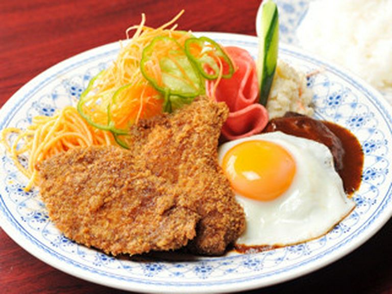 Bランチ。ミニバーグ、ミニカツ2枚、ハム、ライス付