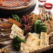 毎日替わる干物。ハタハタや本シシャモ、穴子の白焼きなど自分で焼いて召し上がれます。