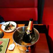 一歩足を踏み入れると別世界。そんな高級感のある店内は大切なお客様をお連れするには最適なお店。
すべての方を満足させる伊賀肉を食べれば幸せな気分になれるはず。