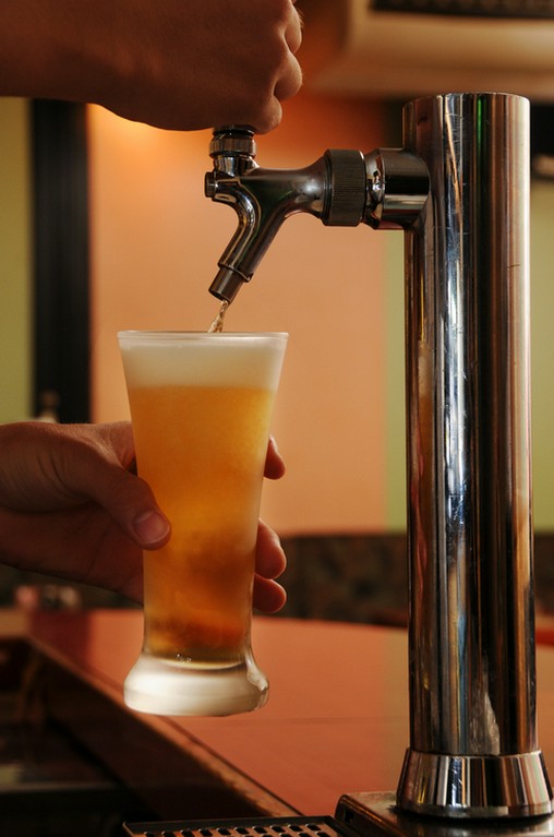 ビール片手に乾杯の合図で今日も高知の楽しい夜が始まります☆