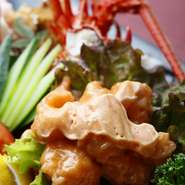 伊勢海老を１匹まるごとマヨソース仕立てにしました！