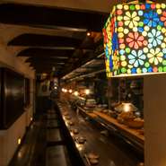 12名様まで、座れる人気のカウンター席でごゆるりと…。