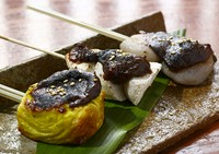 写真は、
左:田楽 たいも
中:田楽 あわ麩
右:田楽 田舎こんにゃく
