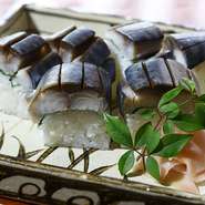 ※写真は鯖寿司です。
