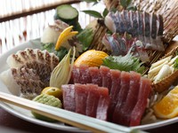 季節により様々な魚種を取り揃えております。